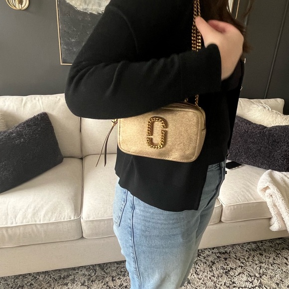 Marc Jacobs Handbags - Marc Jacob’s Glam shot Metallic Crossbody soft gold leather bag